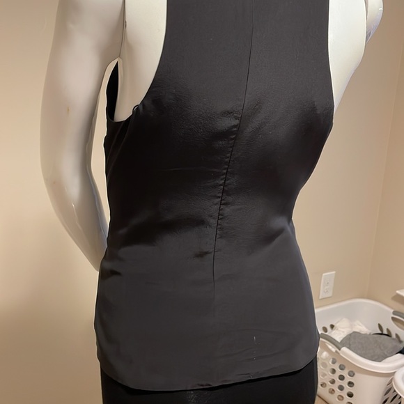 ROBBI & NIKKI byROBERT RODRIGUEZ SILK CHAIN EMBELLISHED RUFFLE FRONT TANK TOP SM - Picture 12 of 16